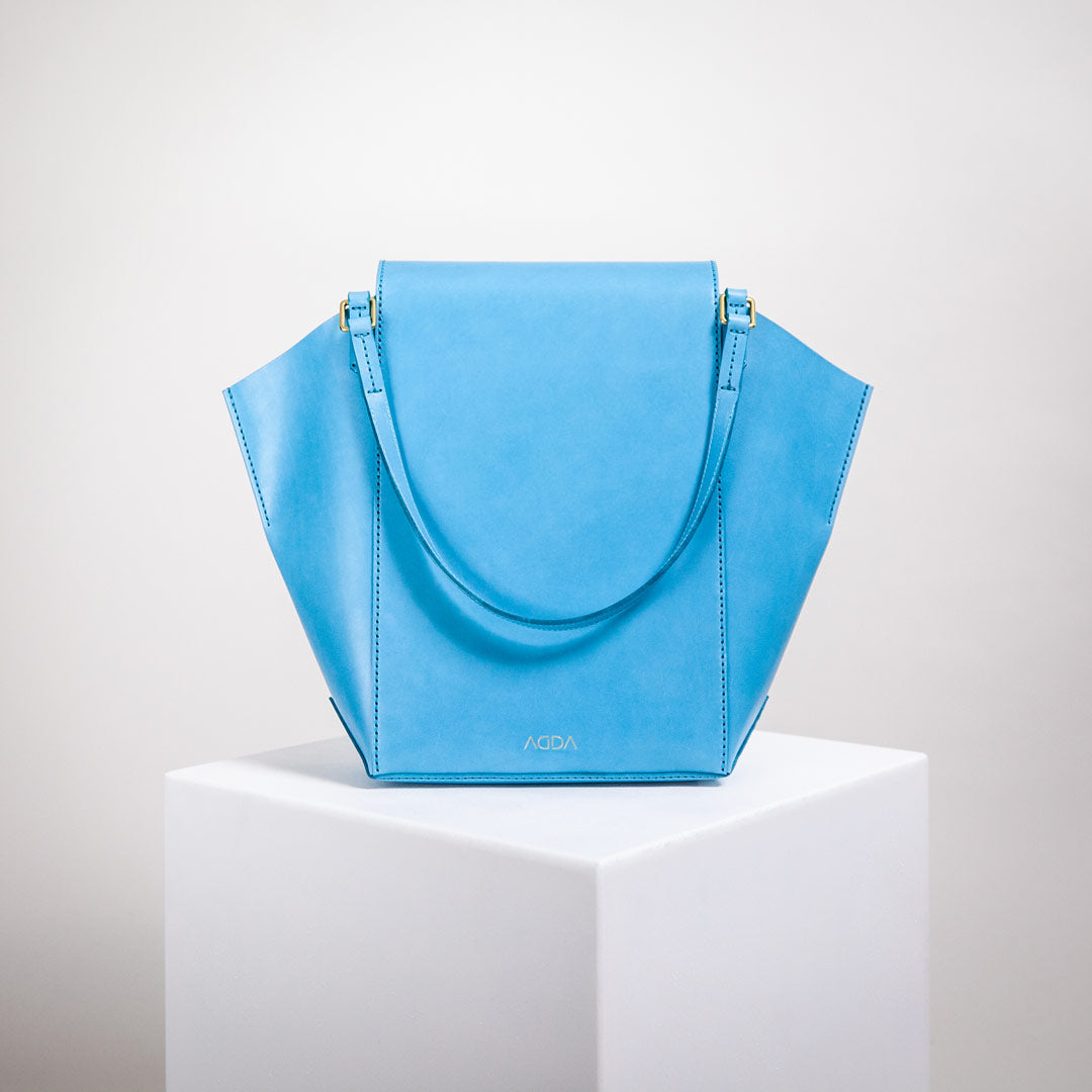 Rückansicht der Handtasche Babe in Blau von AGDA